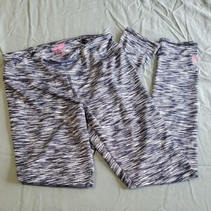 Avia Black and White Striped Leggings. A2.